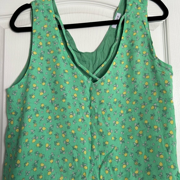 5/$25 Lemon top 🍋 - Picture 3 of 6